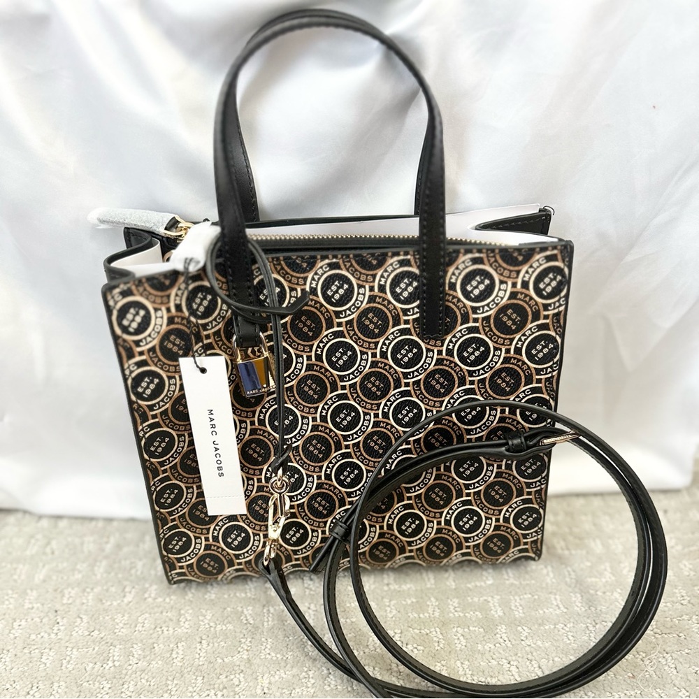 NWT. Marc Jacobs Mini Grind Signet Printed Crossbody